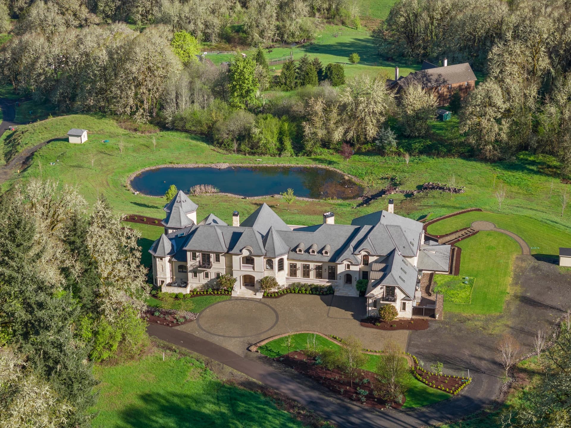 Wine Country Estate in Willamina, OR