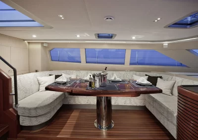 yacht TWO dinning